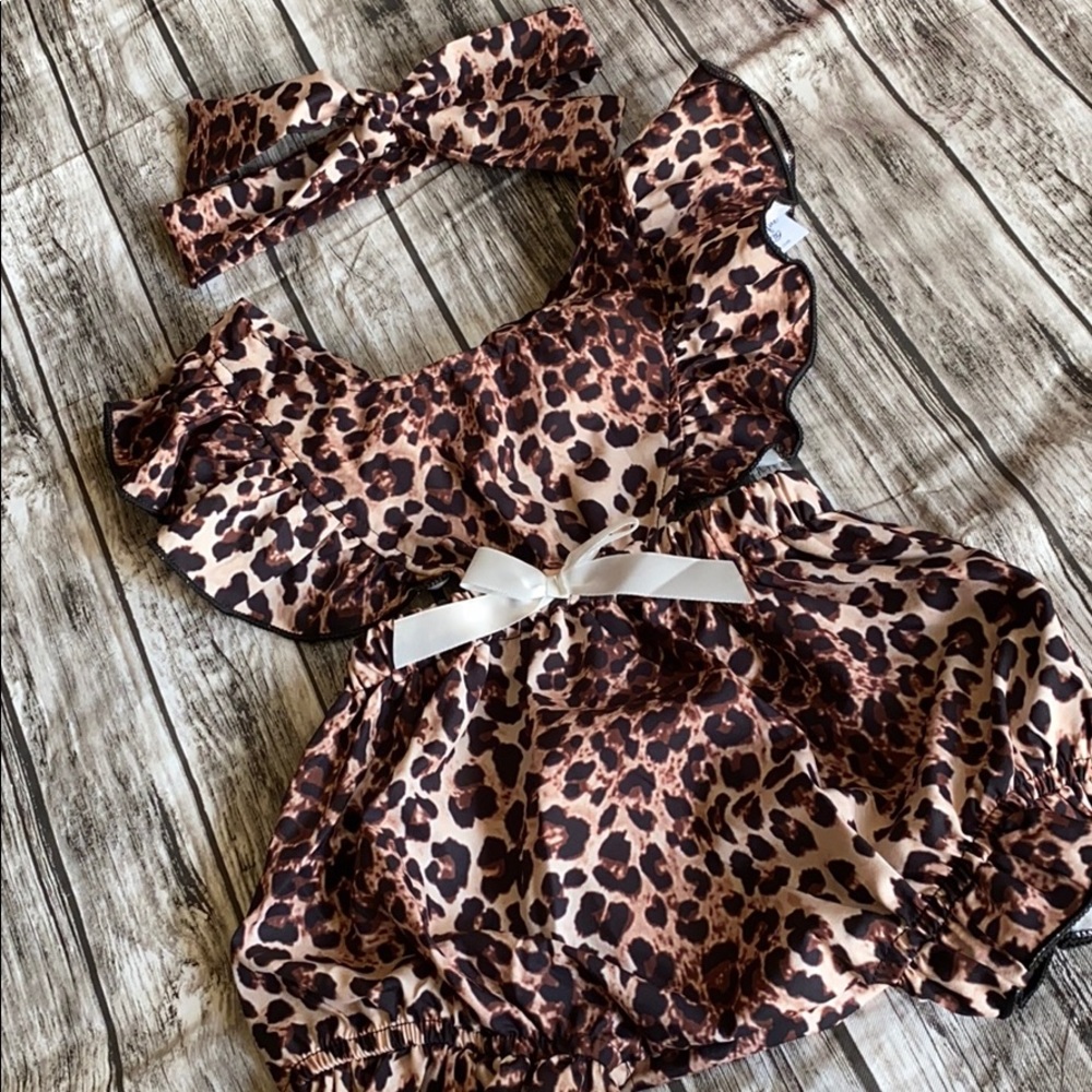 Little girls cheetah 2pc outfit! - Picture 2 of 5